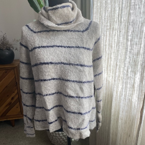 Madewell Sweater - Picture 1 of 3